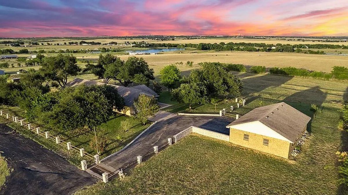 View 3739 S Fm 2184 in Rogers 3739 S Fm 2184, photo 1, Rogers, Rogers, TX