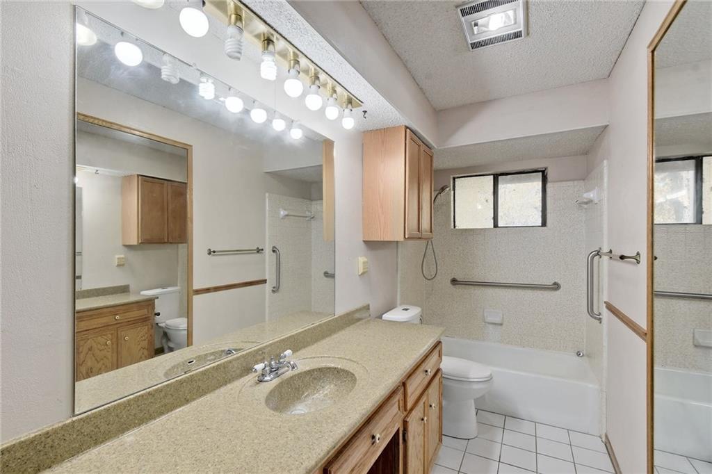 Primary bedroom at 3774 N Bagdad Rd - 3 bed 2 bath home