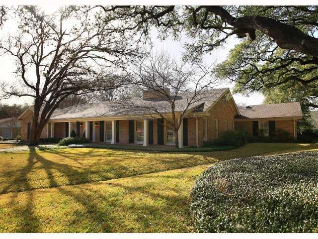 View 3800 Eastledge Dr in Balcones Park Edgemont Sec 02 3800 Eastledge Dr - property photo 1 - Luxury home in Balcones Park Edgemont Sec 02, Austin, TX