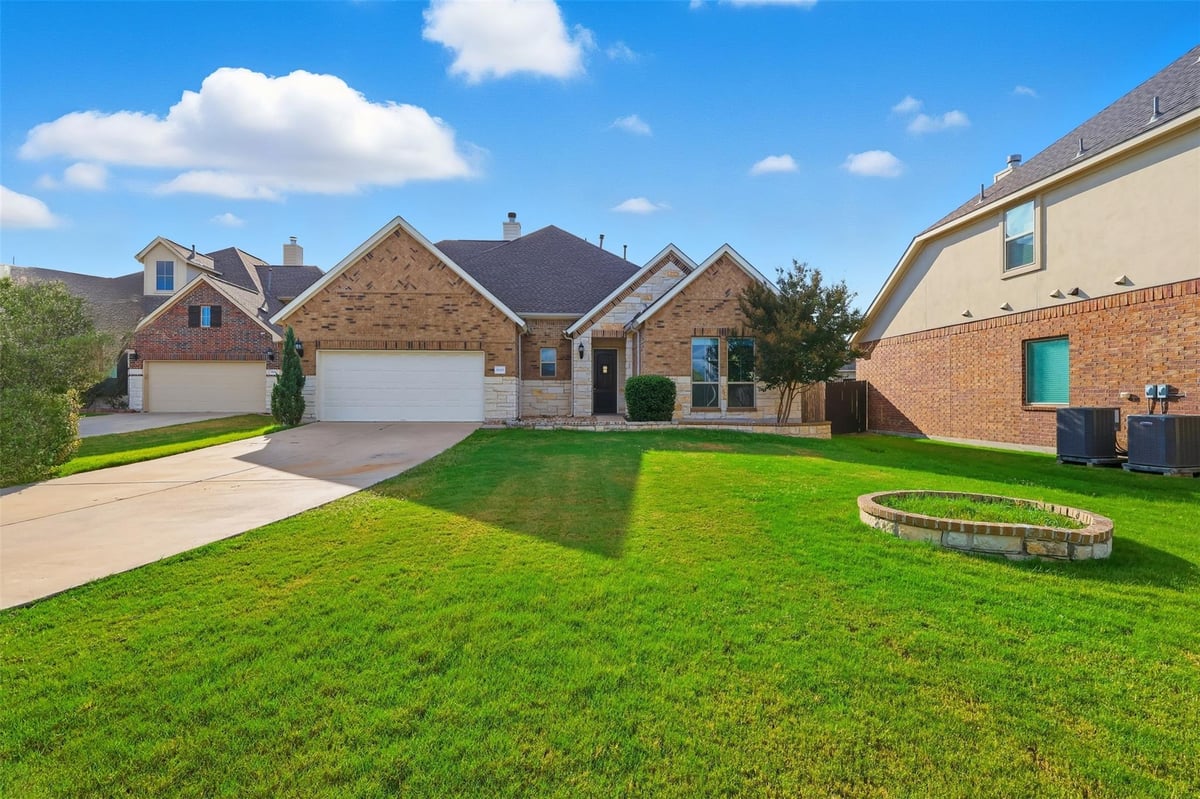 View 3800 Empire Cv in Pecan Crk Ph 4 3800 Empire Cv - front exterior - Luxury home in Pecan Crk Ph 4, Leander, TX