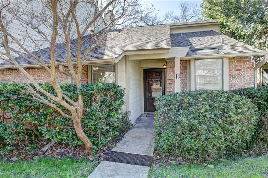View 3801 Menchaca RD Unit #11 in Coachlight Condo Ph I-Iii 3801 Menchaca RD Unit #11 - property photo 1 - Luxury home in Coachlight Condo Ph I-Iii, Austin, TX