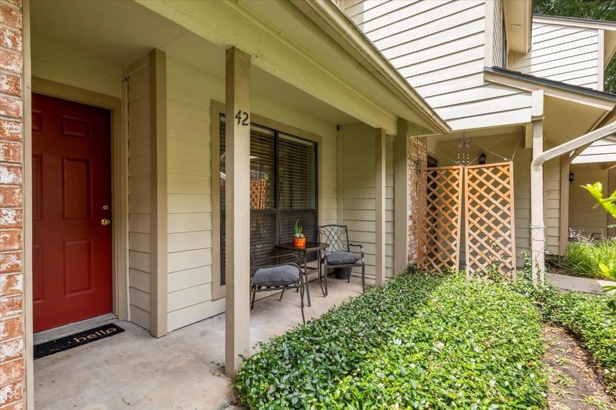 View 3801 Menchaca RD Unit #42 in Coachlight Condo Ph I-Iii 3801 Menchaca RD Unit #42 - property photo 1 - Luxury home in Coachlight Condo Ph I-Iii, Austin, TX