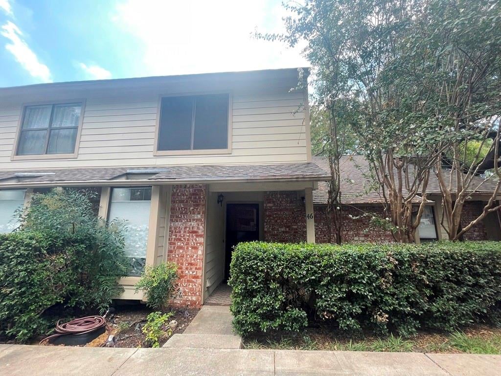 View 3801 Menchaca RD Unit #46 in Coachlight Condo Ph I-Iii 3801 Menchaca RD Unit #46 - property photo 1 - Luxury home in Coachlight Condo Ph I-Iii, Austin, TX