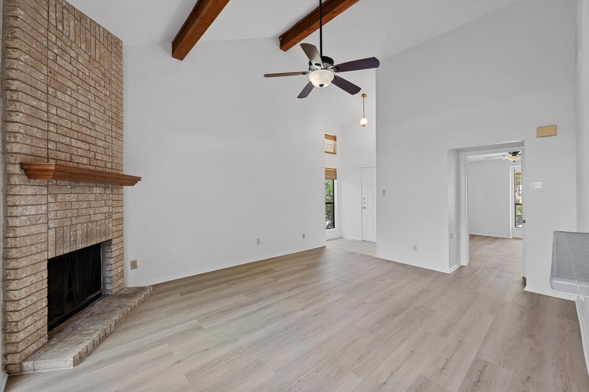 View 3801 Menchaca RD Unit #6 in Coachlight Condo Ph I-Iii 3801 Menchaca RD Unit #6 - property photo 1 - Luxury home in Coachlight Condo Ph I-Iii, Austin, TX