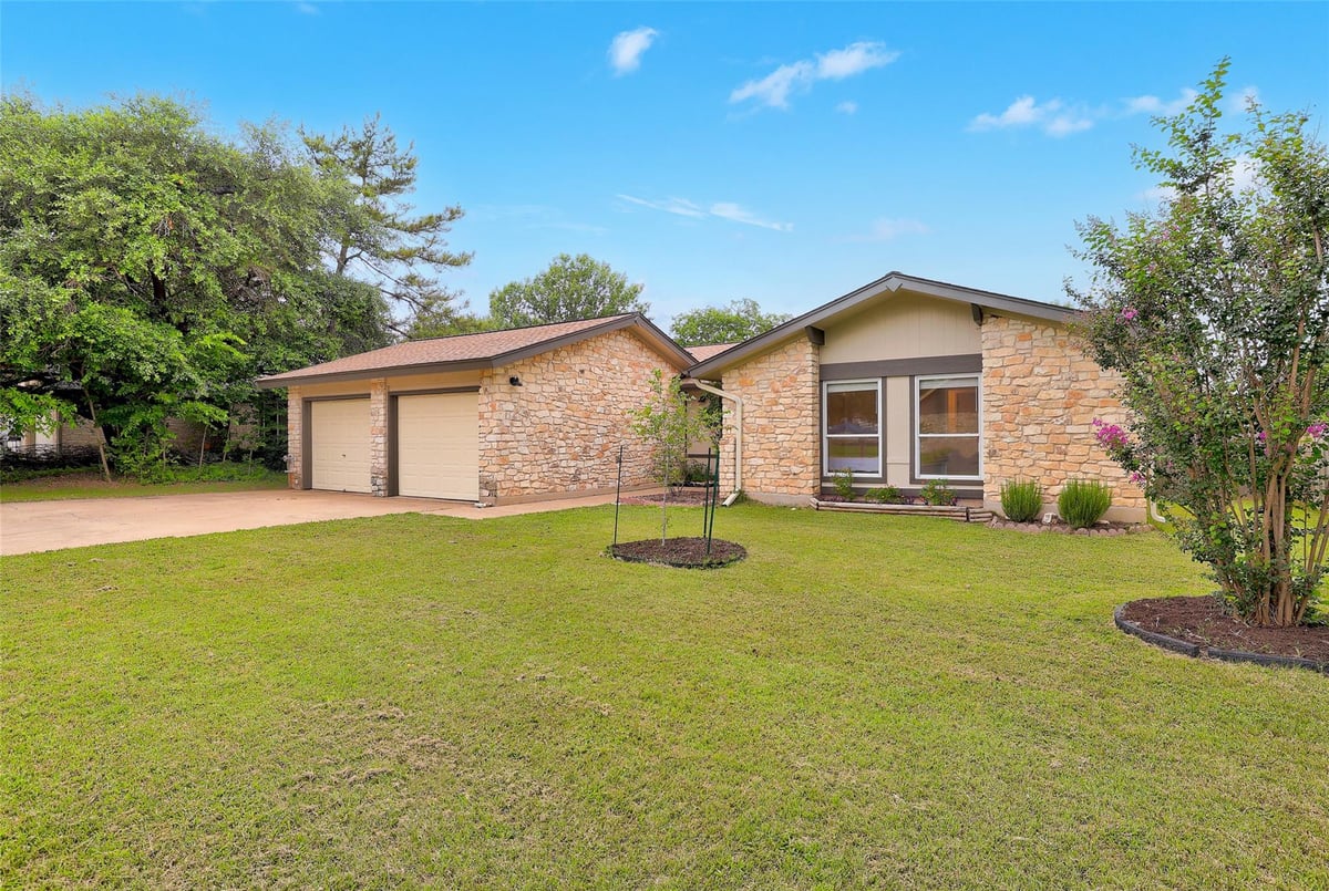 View 3804 Spring Creek RD in Brushy Creek Sec 01 Or South 3804 Spring Creek RD - front exterior - Luxury home in Brushy Creek Sec 01 Or South, Round Rock, TX