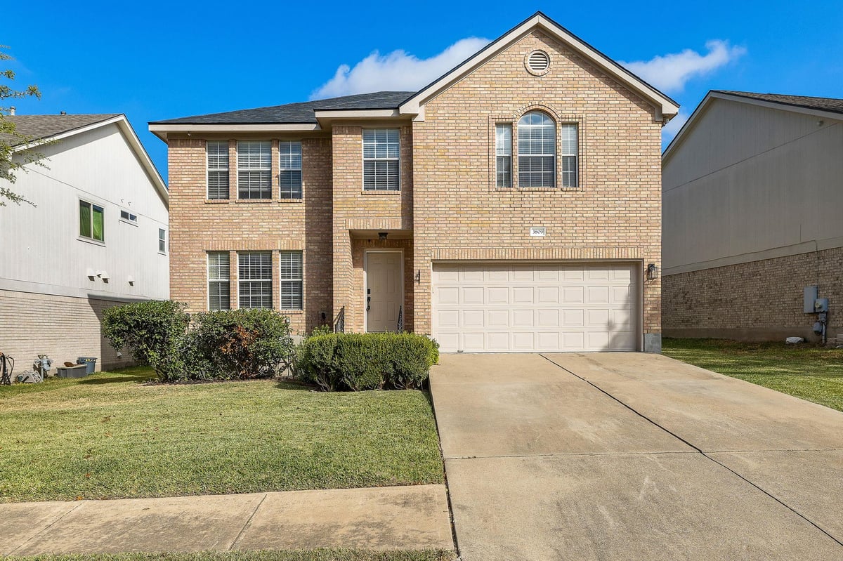 View 3809 Tailfeather Dr in Stone Oak At Round Rock Sec 3 3809 Tailfeather Dr - property photo 1 - Luxury home in Stone Oak At Round Rock Sec 3, Round Rock, TX