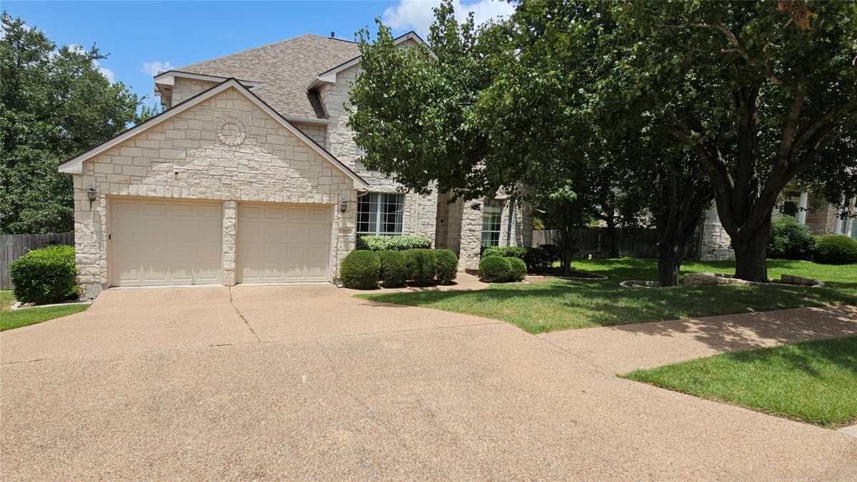 View 3812 Mira Vista Dr in Steiner Ranch Ph 02 Sec 03-B 3812 Mira Vista Dr - front exterior - Luxury home in Steiner Ranch Ph 02 Sec 03-B, Austin, TX