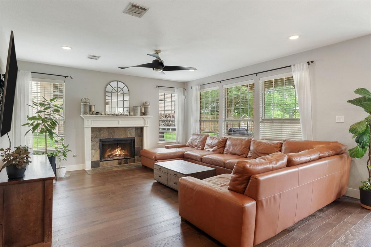 Living area at 3814 Forest Creek Dr - 4 bed 3 bath home