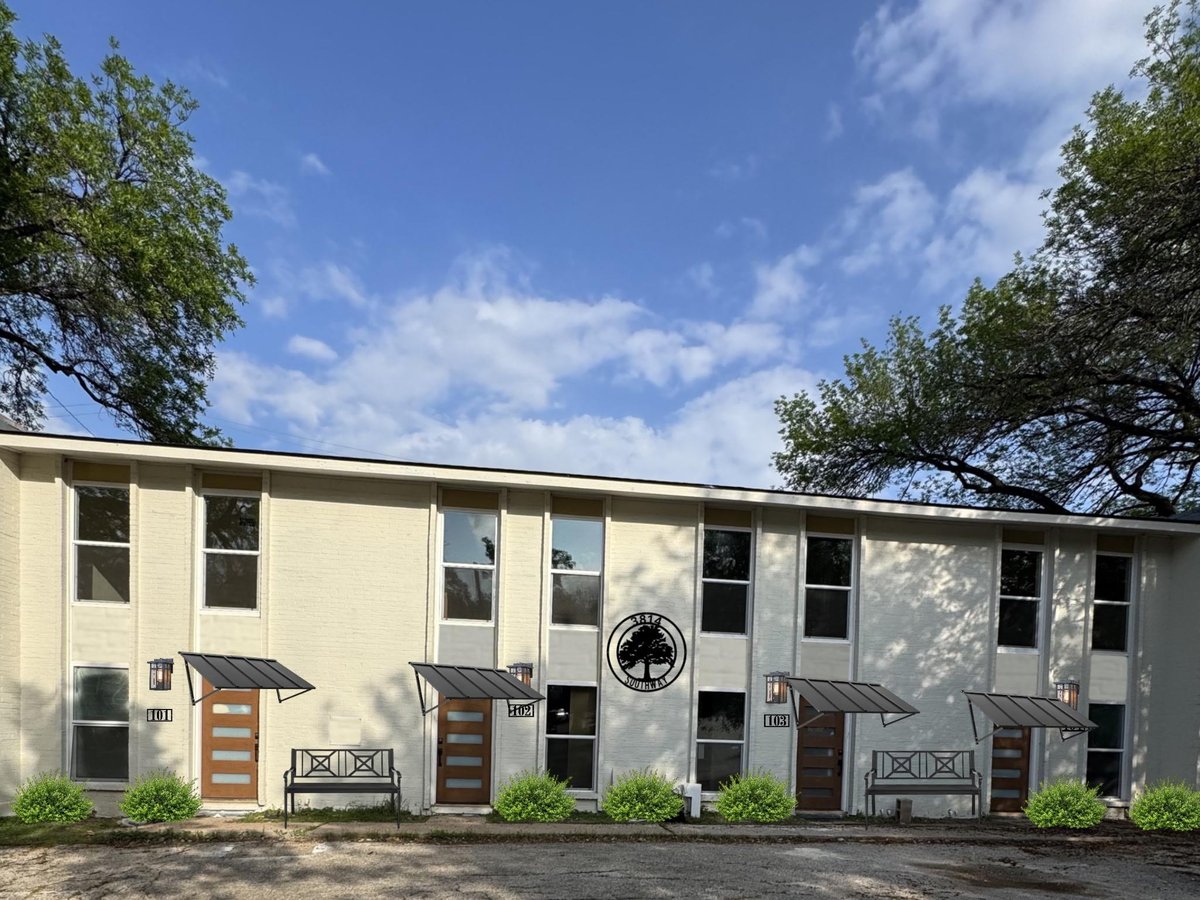 View 3814 Southway Dr in SOUTHRIDGE SEC 2 3814 Southway Dr - front exterior - Luxury home in SOUTHRIDGE SEC 2, Austin, TX