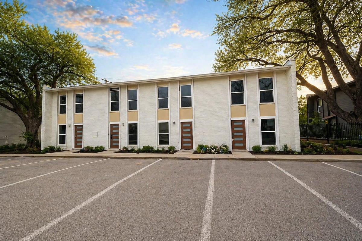 View 3814 Southway Dr Unit #B in Southridge Sec 02 3814 Southway Dr Unit #B - front exterior - Luxury home in Southridge Sec 02, Austin, TX