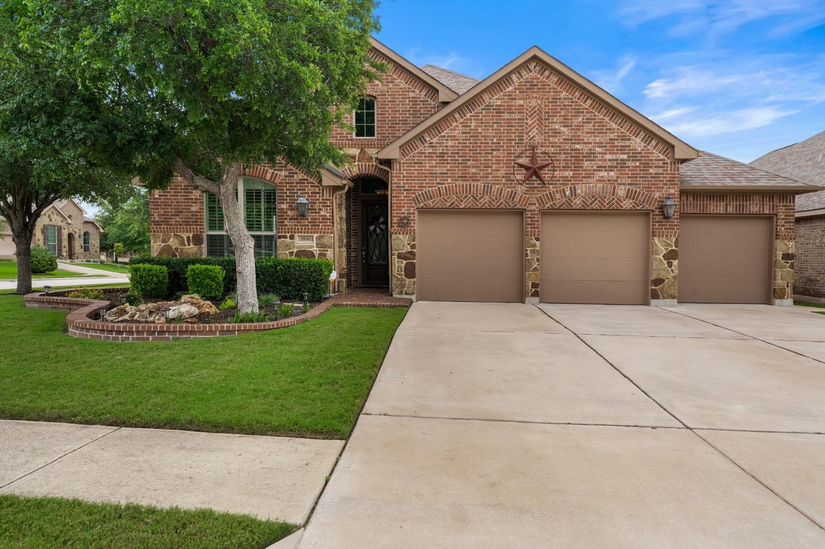 View 3896 Skyview WAY in Highlands/Mayfield Ranch Sec 7 3896 Skyview WAY - front exterior - Luxury home in Highlands/Mayfield Ranch Sec 7, Round Rock, TX