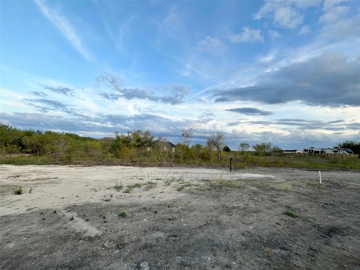 View 390 Engelke Rd in East Ridge 390 Engelke Rd - front exterior - Luxury lot in East Ridge, Niederwald, TX