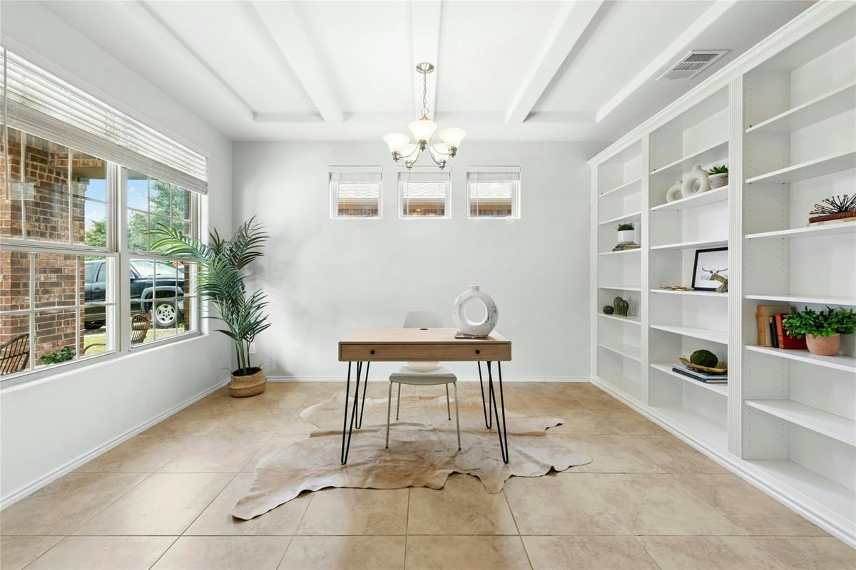 Living area at 390 Fletcher Bnd - 4 bed 2 bath home