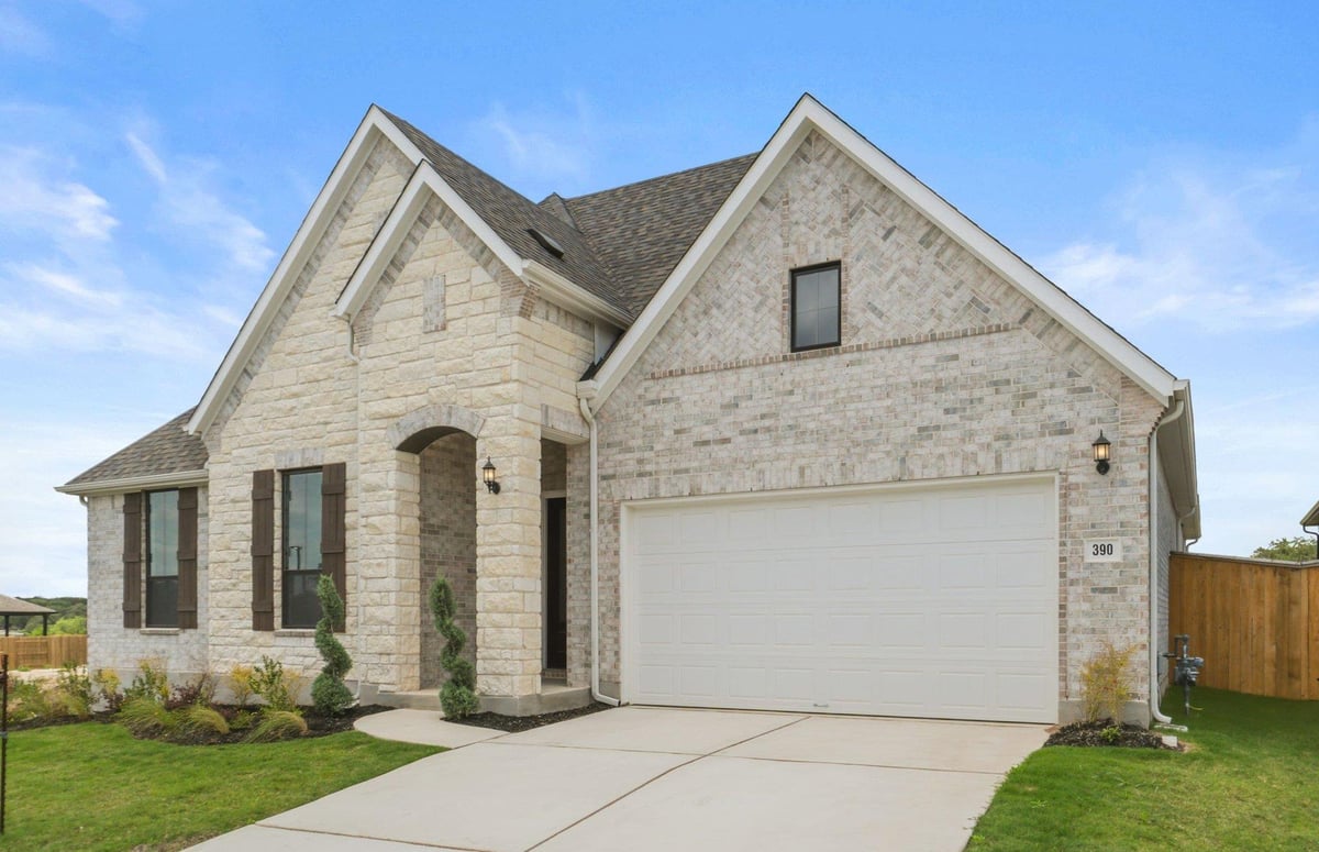 Living area at 390 Muddy Creek Way - 4 bed 3 bath home