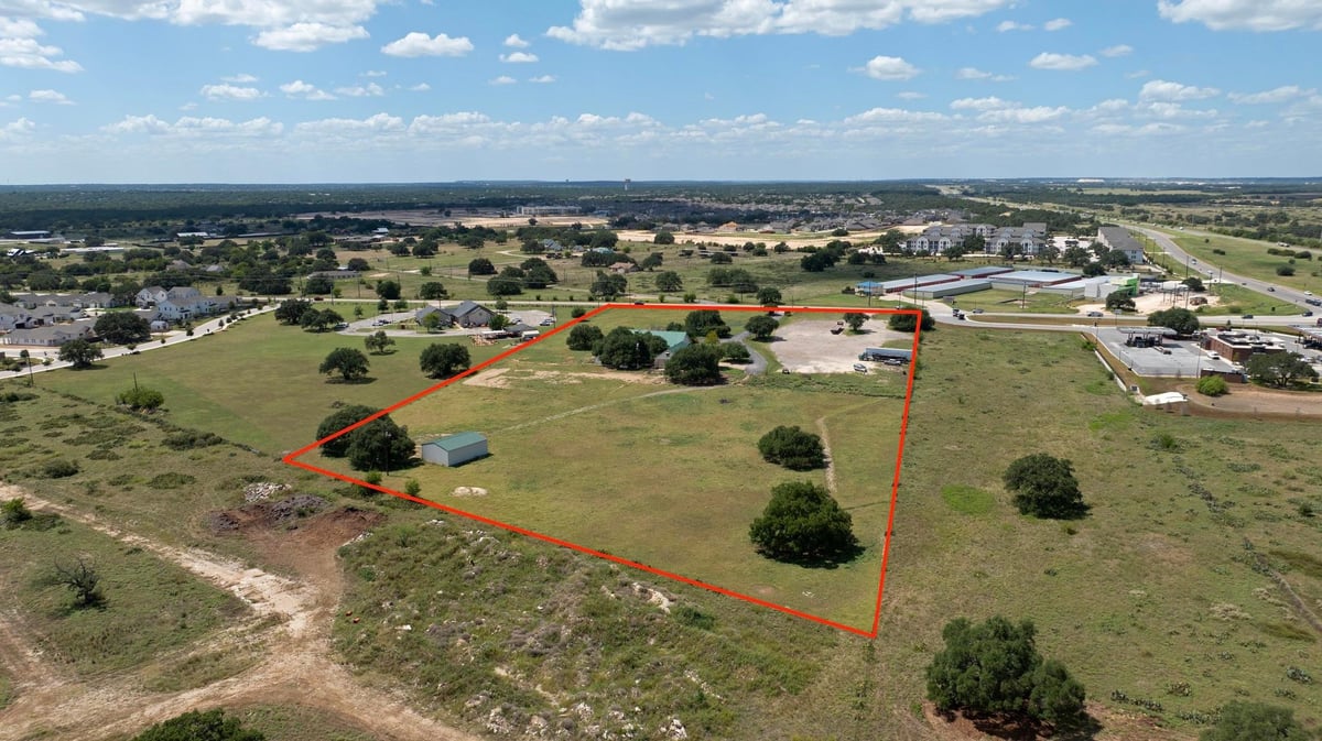 View 3900 Shell RD in N/A 3900 Shell RD - front exterior - Luxury home in N/A, Georgetown, TX