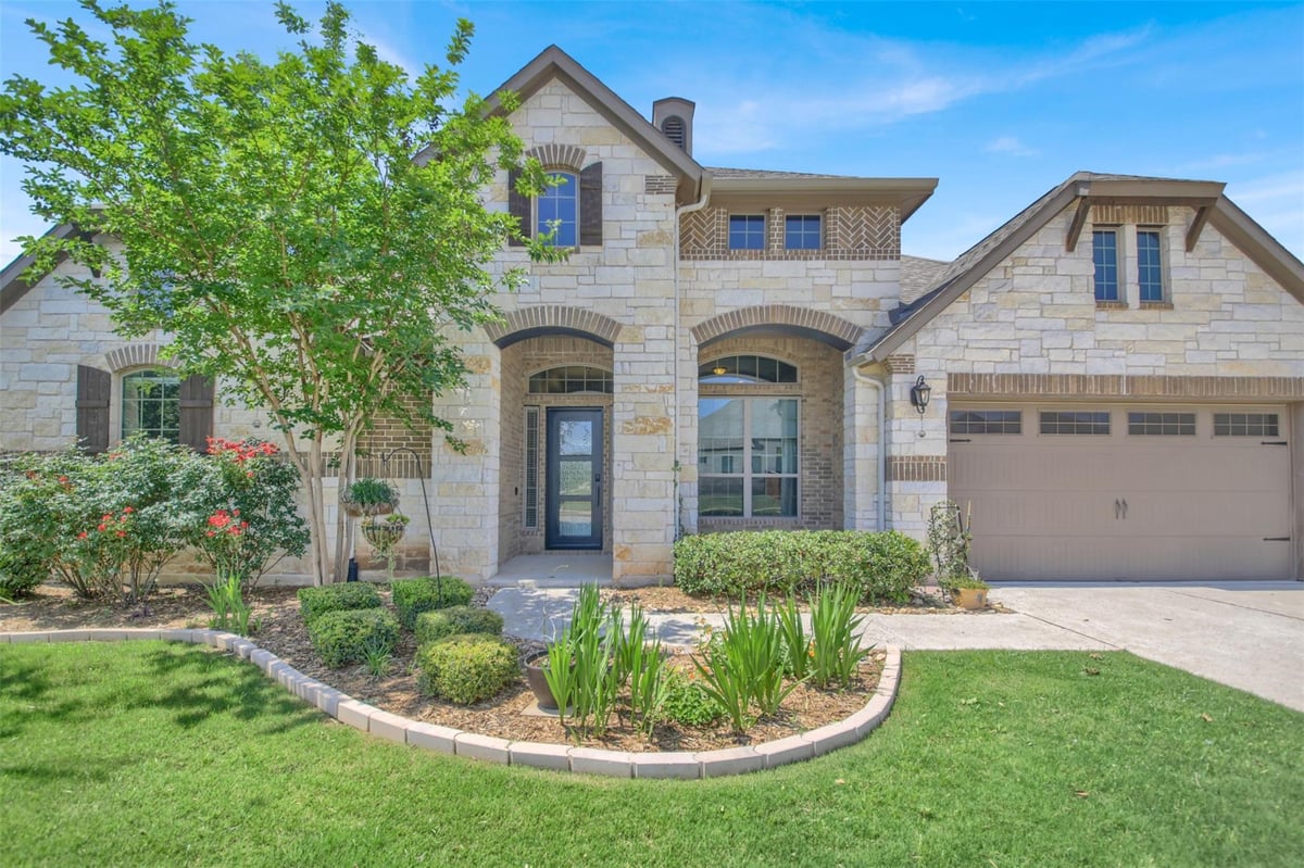 View 3901 Stanyan Dr in Highlands/Mayfield Ranch Sec 9 3901 Stanyan Dr - front exterior - Luxury home in Highlands/Mayfield Ranch Sec 9, Round Rock, TX
