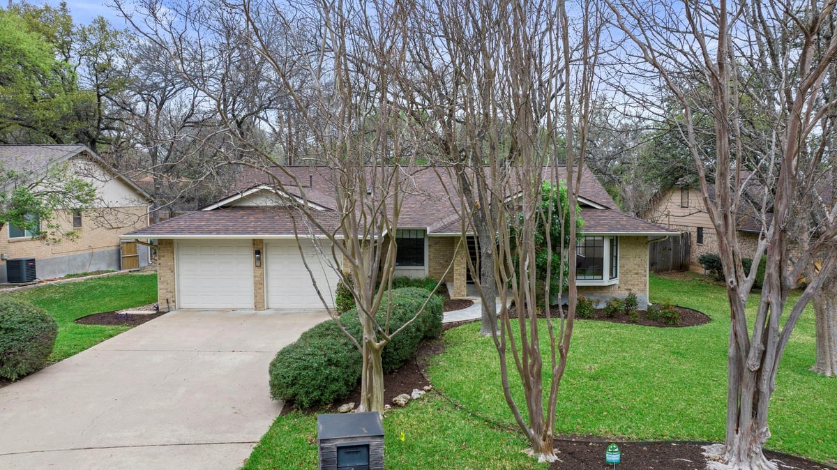 3904 Cordova Dr - front exterior - Luxury home in Balcones Woods Sec 06-A, Austin, TX