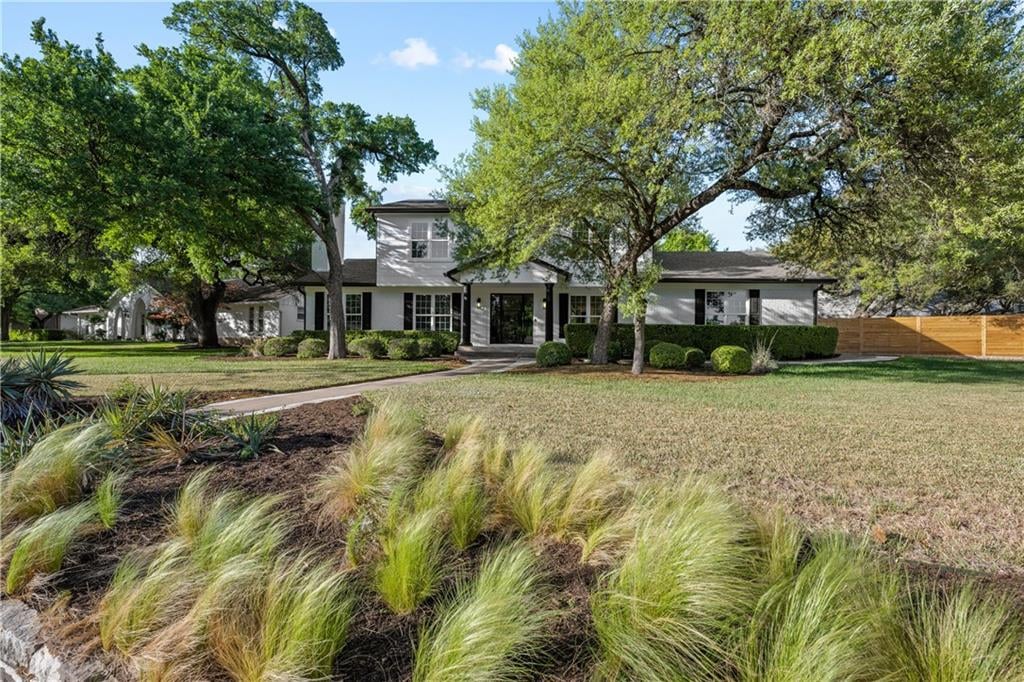 View 3904 Silverspring Dr in Westover Hills Sec 03 Ph 02 3904 Silverspring Dr - front exterior - Luxury home in Westover Hills Sec 03 Ph 02, Austin, TX