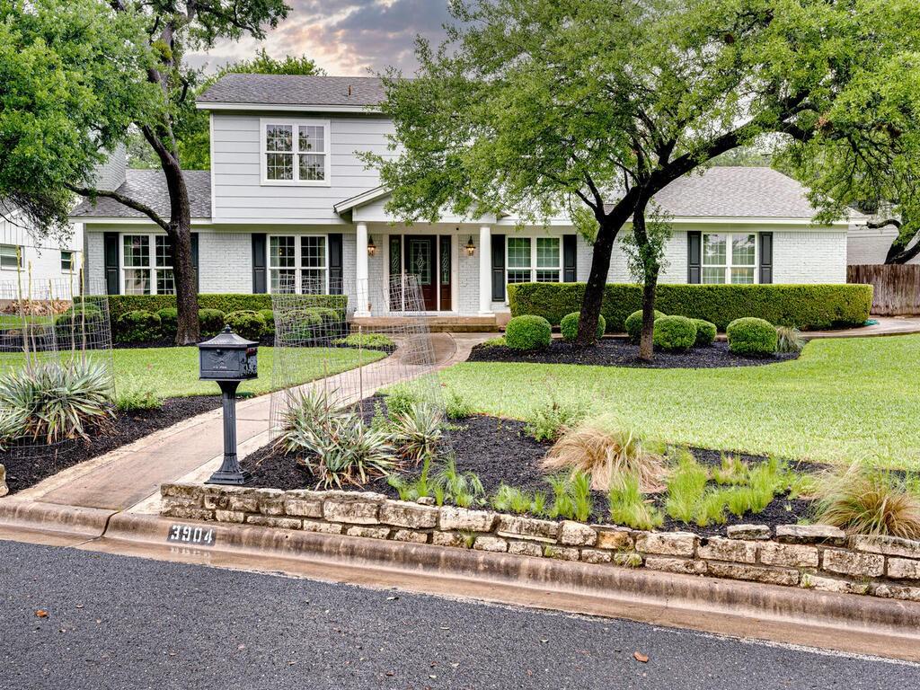 View 3904 Silverspring Dr in Westover Hills Sec 03 Ph 02 3904 Silverspring Dr - front exterior - Luxury home in Westover Hills Sec 03 Ph 02, Austin, TX