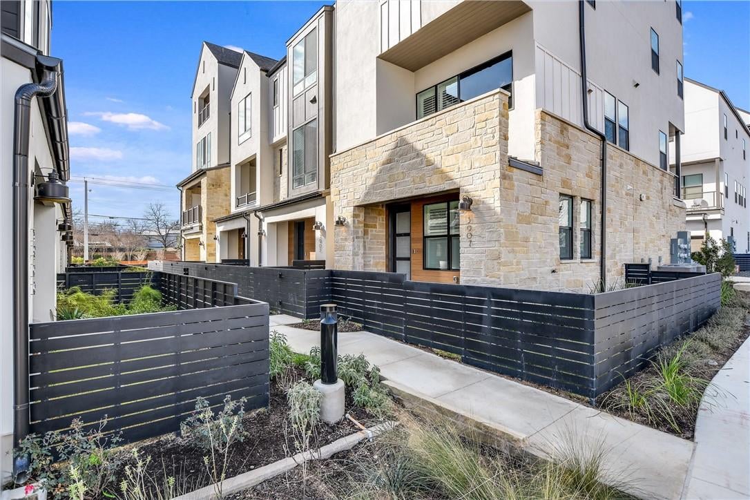 3905 Vantage Dr - front exterior - Luxury home in The Grove, Austin, TX