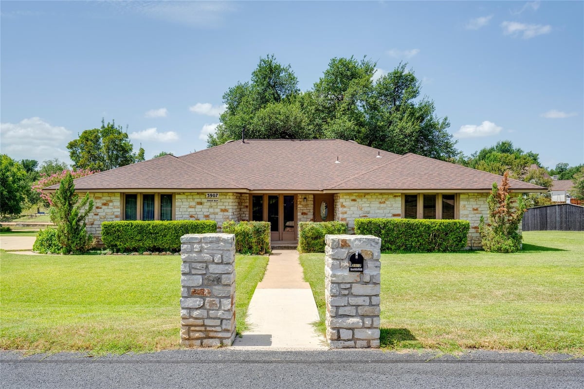 View 3907 Eagle WAY in Brushy Creek North Sec 01 3907 Eagle WAY - property photo 1 - Luxury home in Brushy Creek North Sec 01, Round Rock, TX