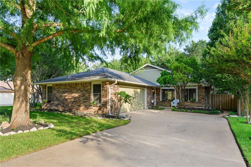 View 3907 Reynosa Dr in SHADY HOLLOW SEC 3 A PHS 1 3907 Reynosa Dr - front exterior - Luxury home in SHADY HOLLOW SEC 3 A PHS 1, Austin, TX