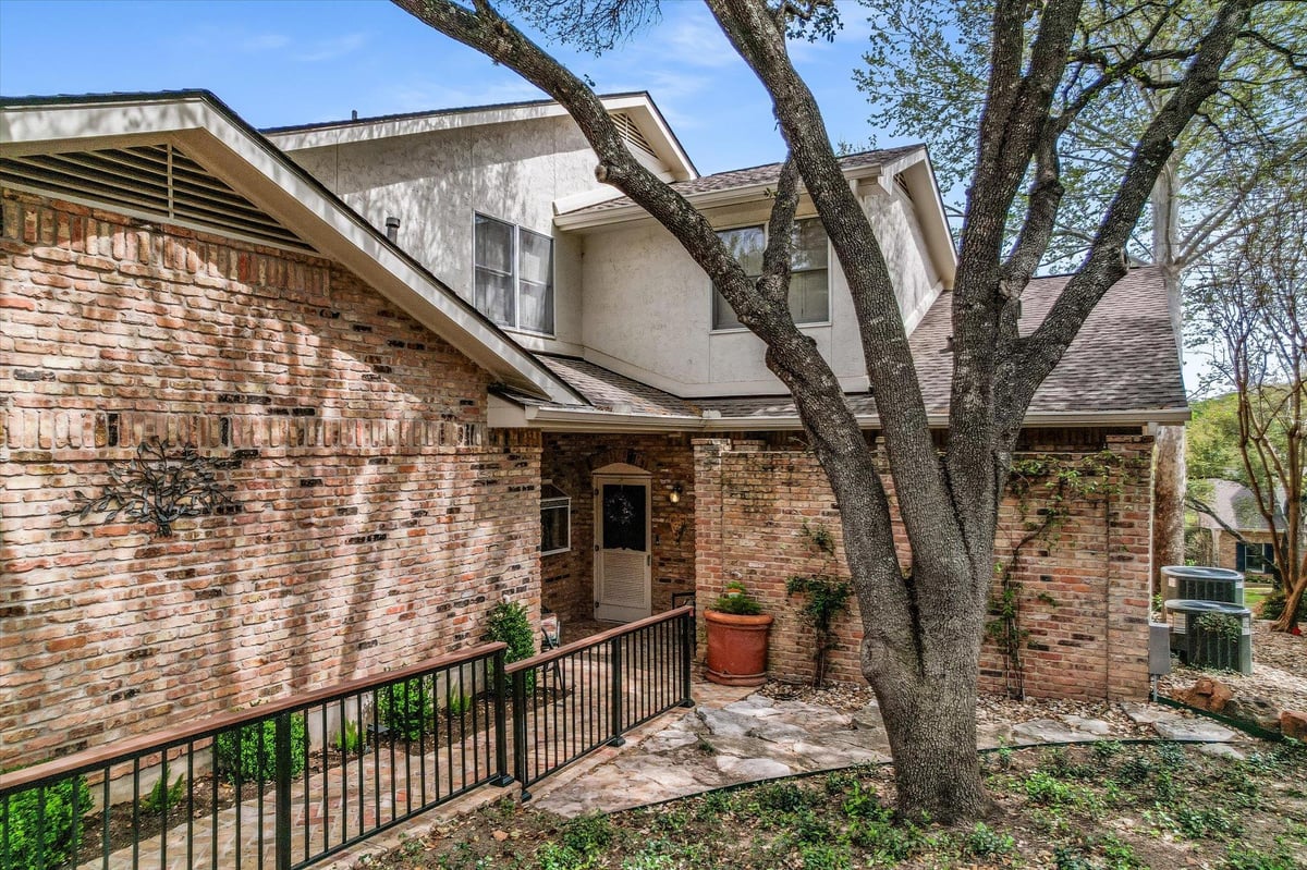 View 3907C Belmont Park Dr in 14 Belmont Park 3907C Belmont Park Dr - front exterior - Luxury home in 14 Belmont Park, Austin, TX