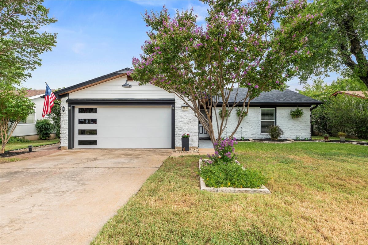 View 3908 Rolling HL in Brushy Crk Sec 01 3908 Rolling HL - front exterior - Luxury home in Brushy Crk Sec 01, Round Rock, TX
