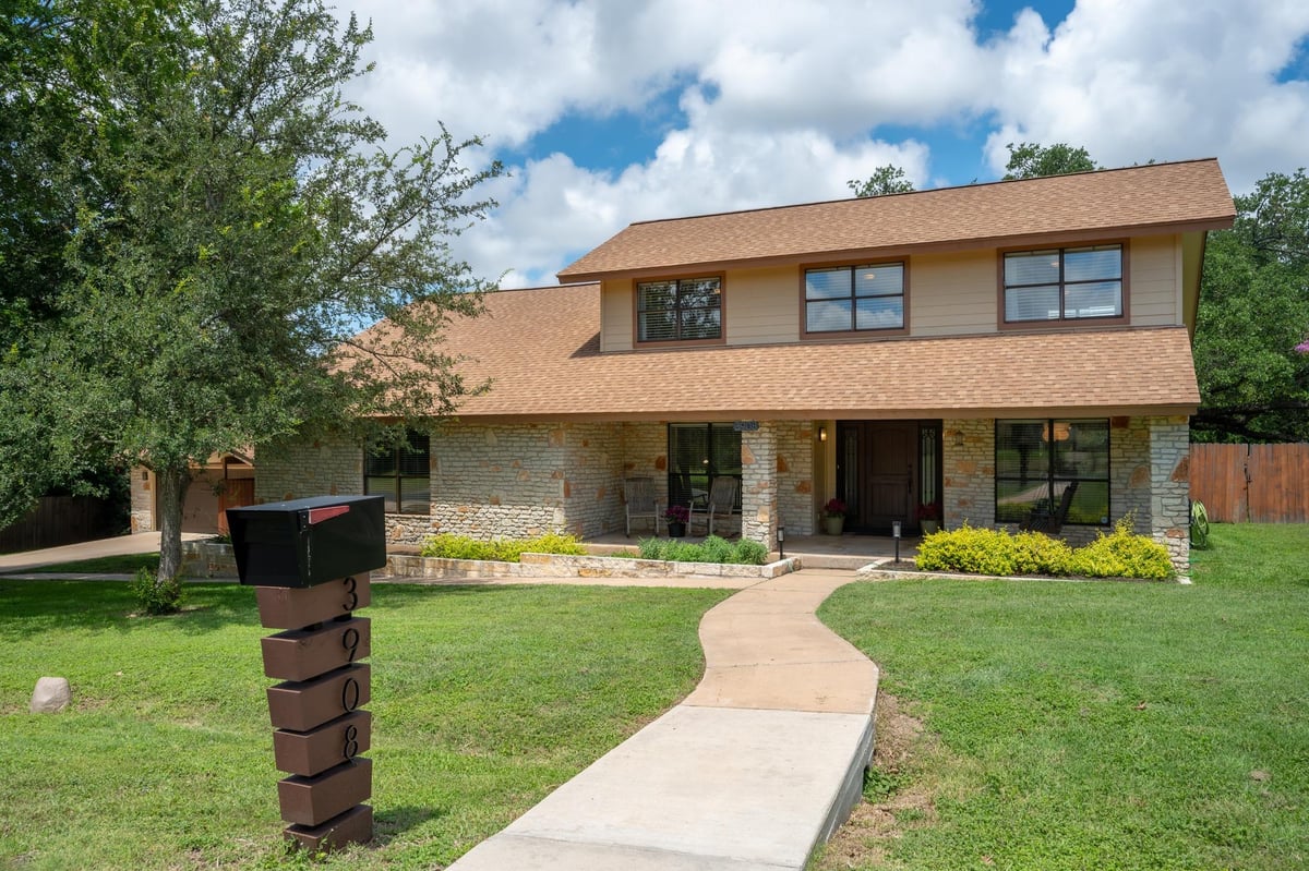 View 3908 Valley VW in Brushy Creek North Sec 01 3908 Valley VW - front exterior - Luxury home in Brushy Creek North Sec 01, Round Rock, TX