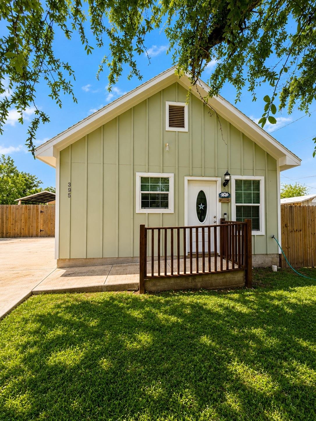 View 395 Willow Ave in Highland Estates 395 Willow Ave - front exterior - Luxury home in Highland Estates, Luling, TX