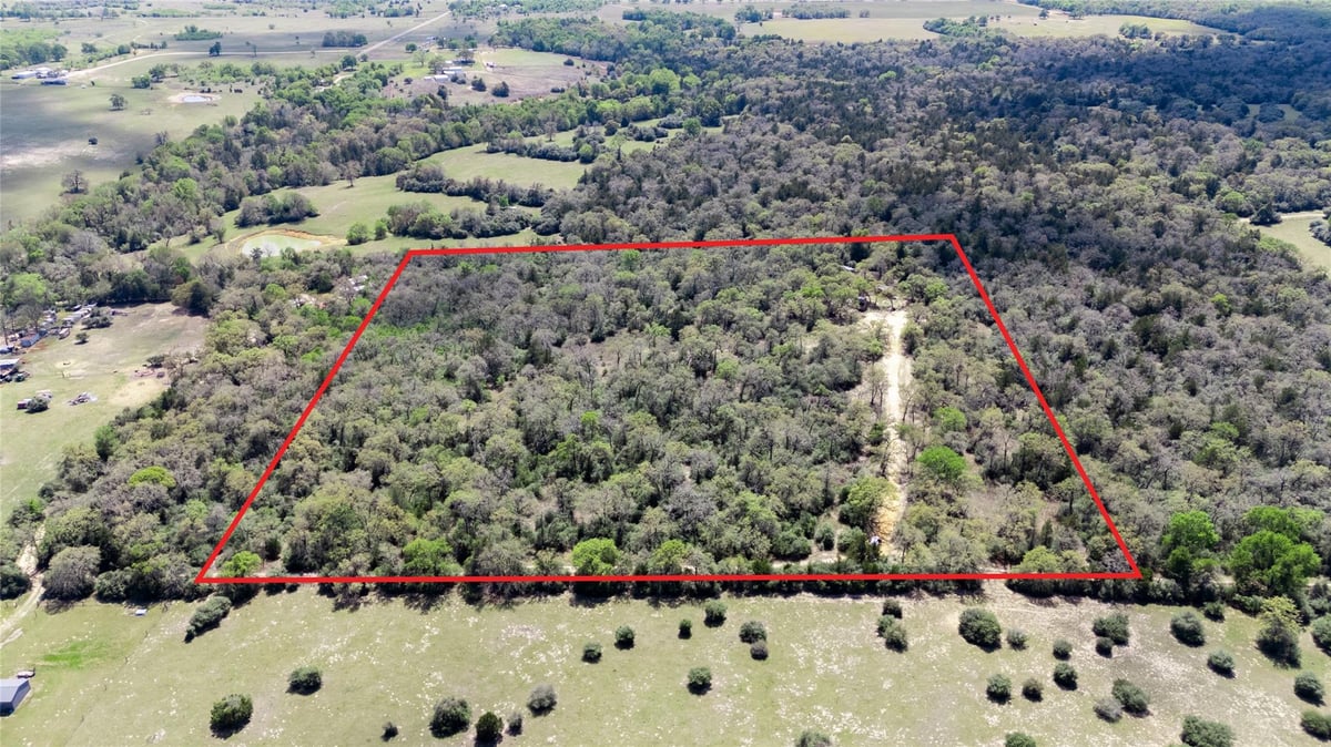 View 3950 Private Road 2015 in COTTINGHAM 3950 Private Road 2015 - front exterior - Luxury lot in COTTINGHAM, Caldwell, TX
