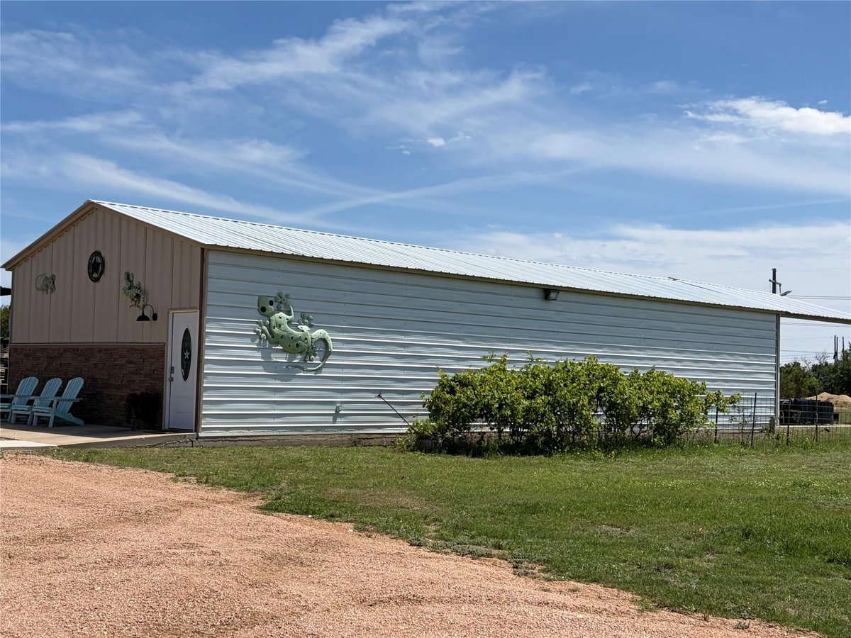 Primary bedroom at 397 Private Road 3072 - 5 bed 4 bath home