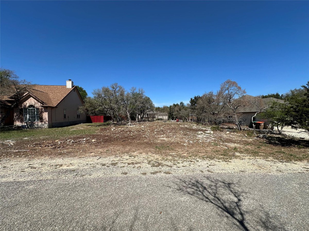 View 4 Arrow Point Cir in Woodcreek Sec 11 4 Arrow Point Cir - property photo 1 - Luxury lot in Woodcreek Sec 11, Wimberley, TX