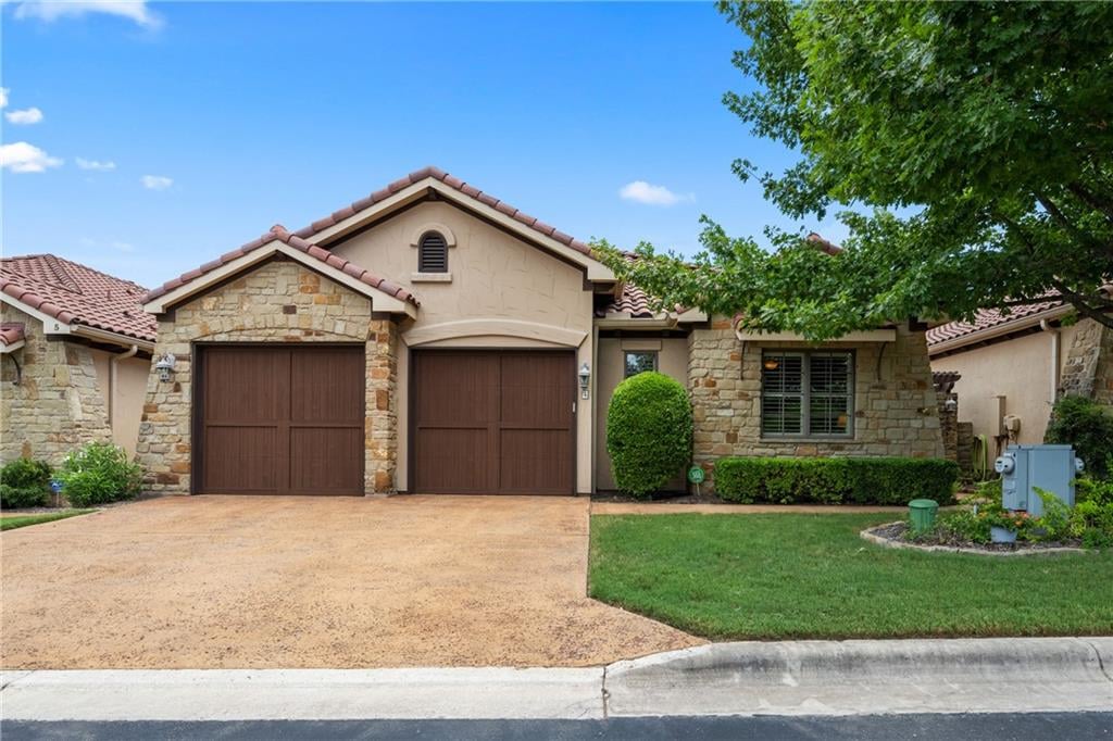 4 Borello DR - front exterior - Luxury home in Villas At Flintrock Sec 2 Condo, Austin, TX