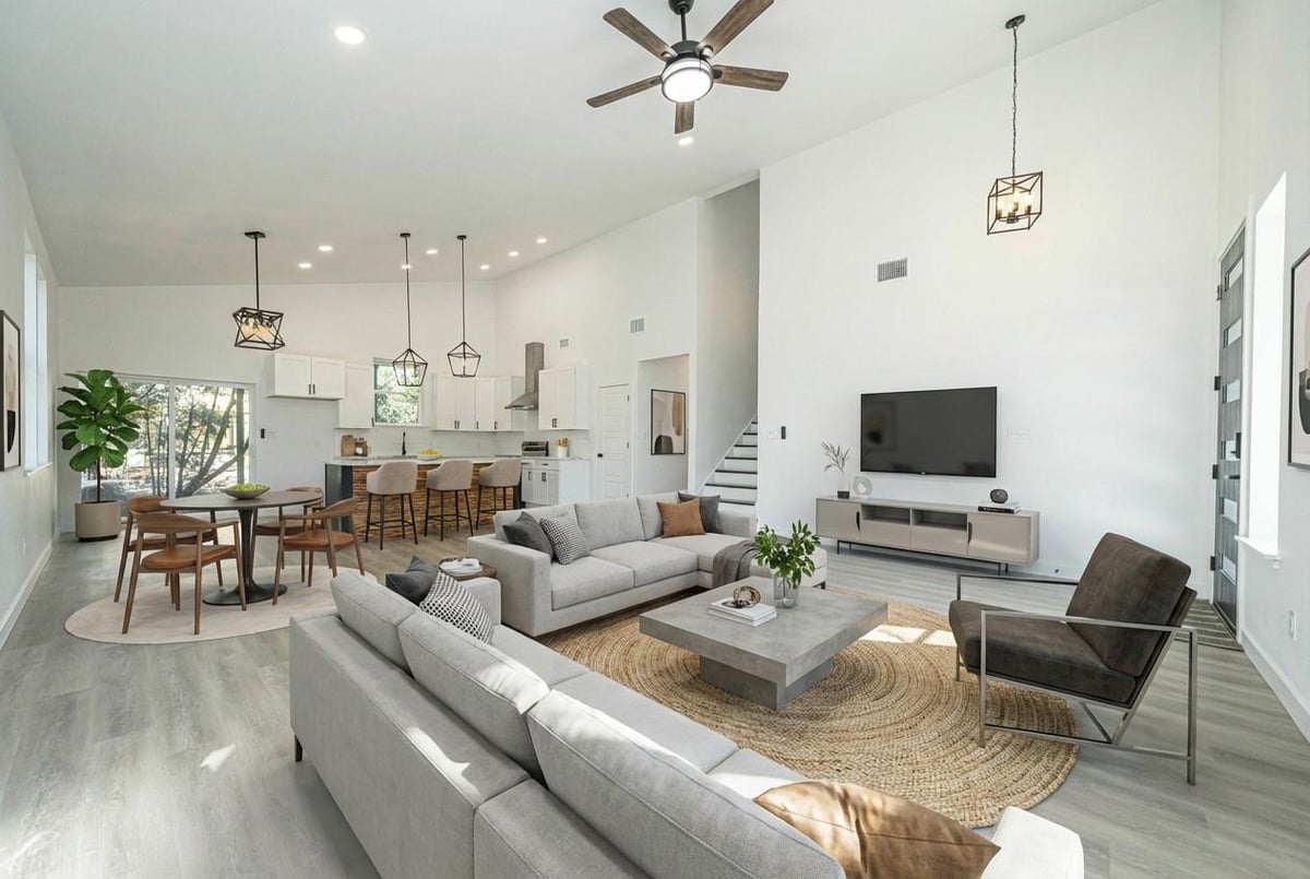 View 4 Huisache Ln in Woodcreek Sec 8 4 Huisache Ln - front exterior - Luxury home in Woodcreek Sec 8, Wimberley, TX