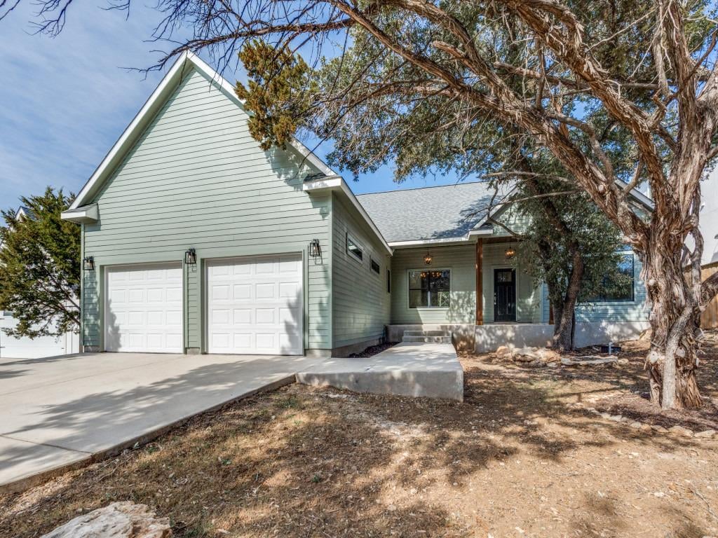 View 4 Senisa St in Woodcreek Sec 8 4 Senisa St - front exterior - Luxury home in Woodcreek Sec 8, Wimberley, TX