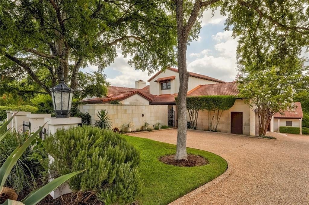 View 40 Club Estates Pkwy Unit #B in Villa Campanelli Condo 40 Club Estates Pkwy Unit #B - front exterior - Luxury home in Villa Campanelli Condo, Austin, TX