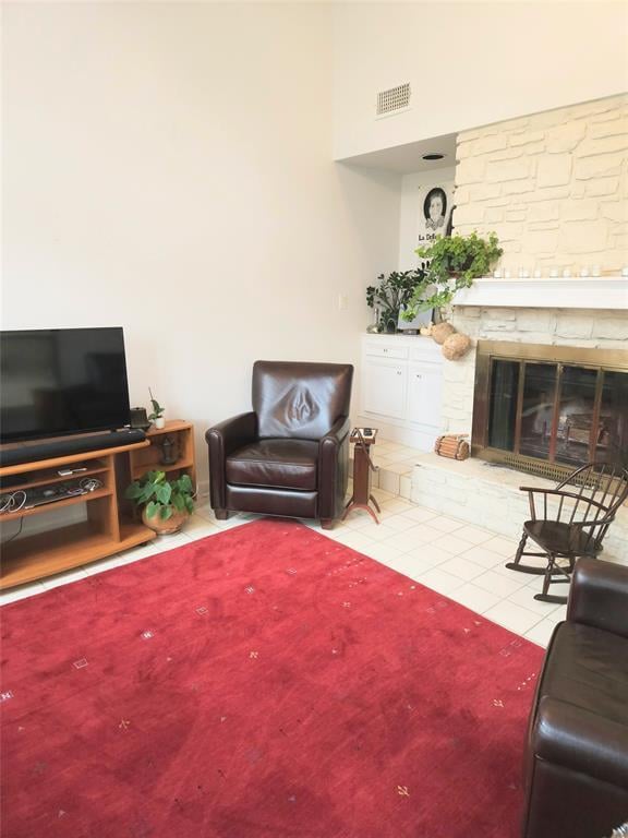 Living area at 40 Cypress Pt - 3 bed 3 bath home