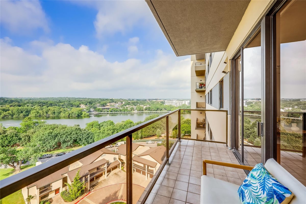 View 40 N Interstate 35 Unit #10B1 in Towers Town Lake Condo Amd 40 N Interstate 35 Unit #10B1 - front exterior - Luxury home in Towers Town Lake Condo Amd, Austin, TX