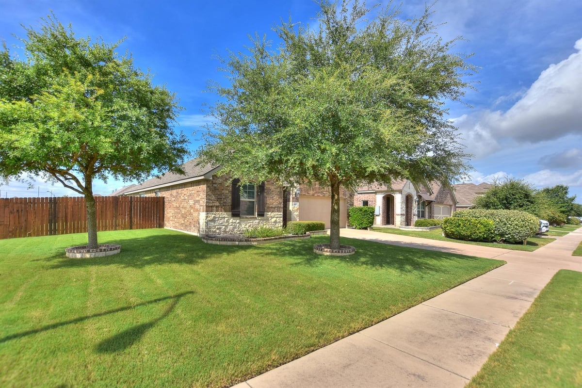 View 400 Farm Creek DR in Emory Farms Sec 7 400 Farm Creek DR - front exterior - Luxury home in Emory Farms Sec 7, Hutto, TX