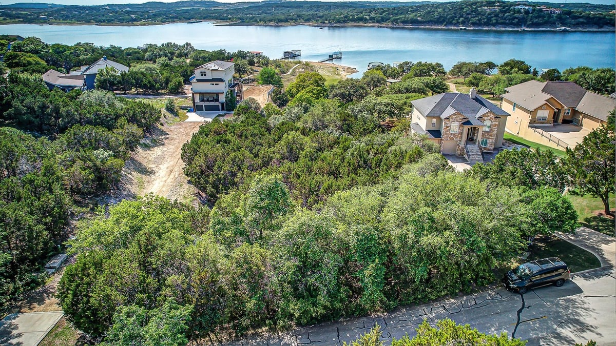 View 400 Lakefront DR in Point Venture Sec 03-1-B 400 Lakefront DR - front exterior - Luxury lot in Point Venture Sec 03-1-B, Lago Vista, TX