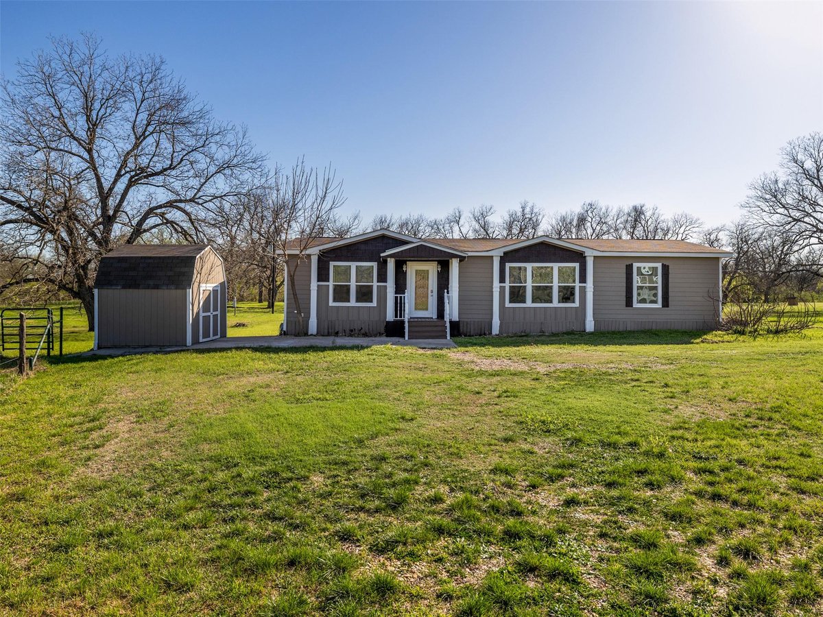 Primary bedroom at 400 Private Road 4295 - 3 bed 2 bath home