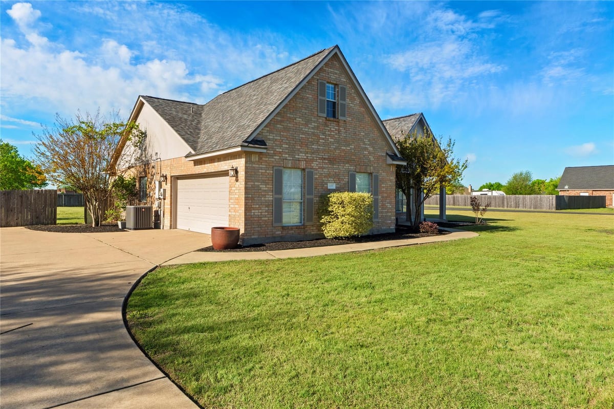 Kitchen at 400 Rio Grande Ave - 3 bed 2 bath home