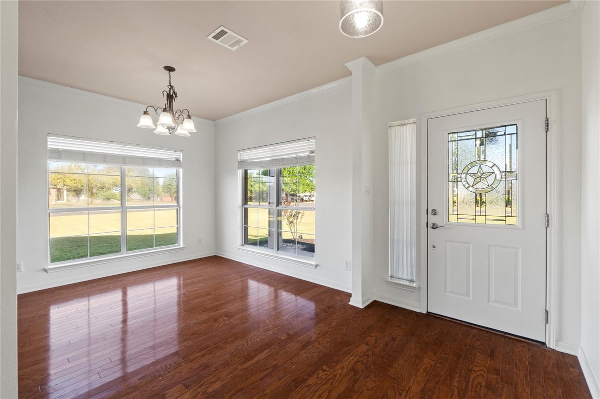 Bathroom at 400 Rio Grande Ave - 3 bed 2 bath home