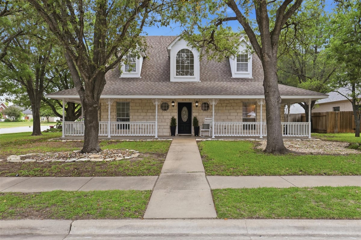 View 400 Split Oak DR in Saxony 400 Split Oak DR - front exterior - Luxury home in Saxony, Pflugerville, TX