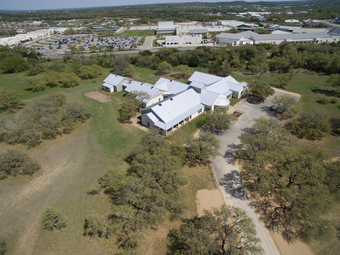 400 W Old Hwy 290 - front exterior - Luxury home in Philip A Smith Survey, Dripping Springs, TX