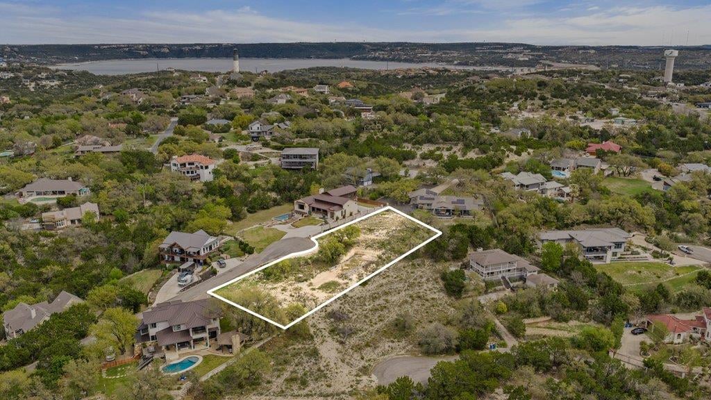Living area at 4000 Tejon Cir - Vista Grande Sec 02, Austin, TX