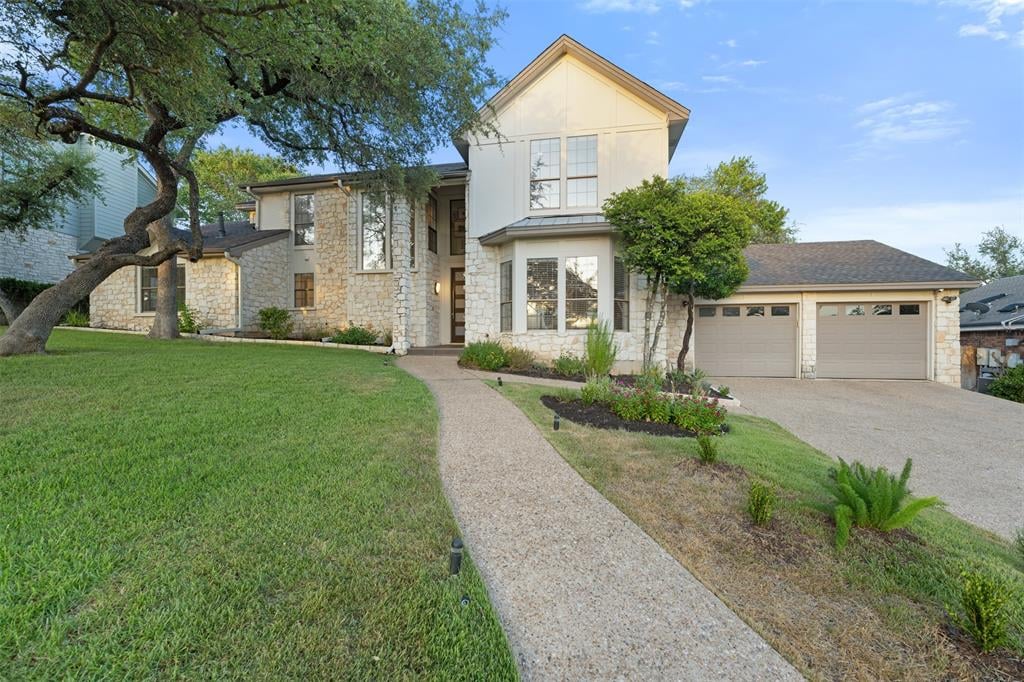 View 4002 Firstview DR in Shinoak Valley Sec 01 4002 Firstview DR - property photo 1 - Luxury home in Shinoak Valley Sec 01, Austin, TX