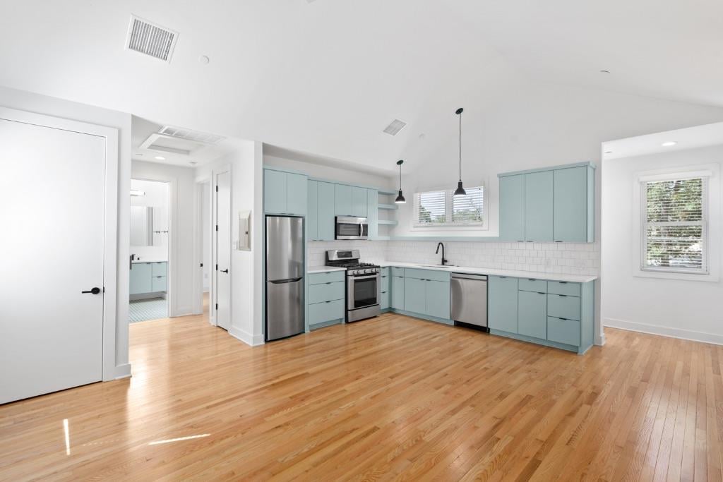 View 4006 Avenue C Unit #D in Hyde Park Add 02 4006 Avenue C Unit #D - property photo 1 - Luxury home in Hyde Park Add 02, Austin, TX