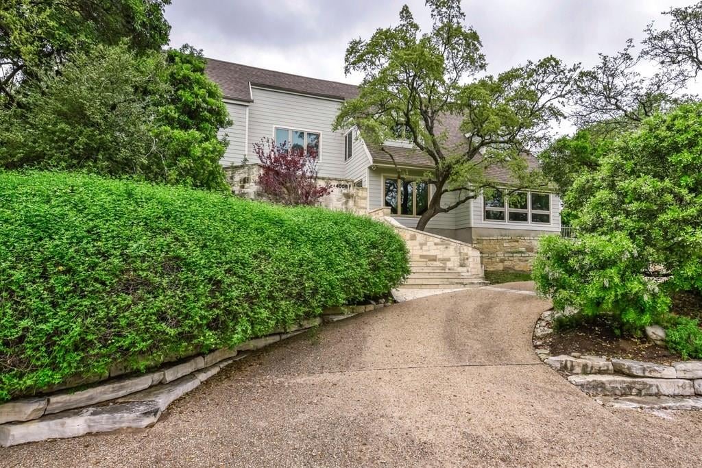View 4006 Firstview in Shinoak Valley 4006 Firstview - property photo 1 - Luxury home in Shinoak Valley, Austin, TX